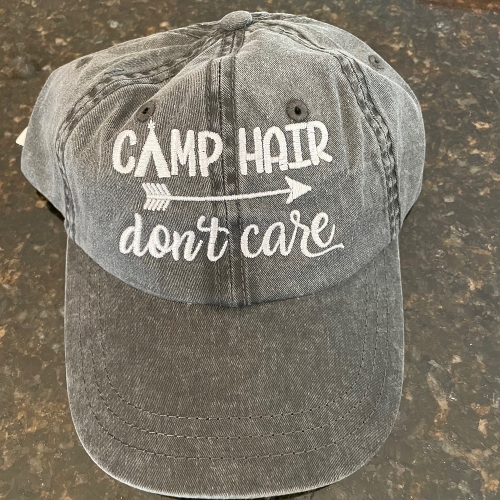 Women’s Cotton cap with adjustable metal strap